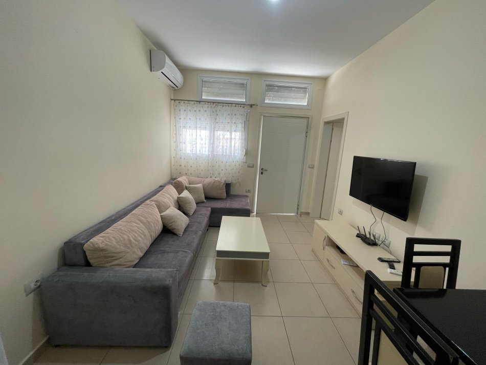 Vlore, apartament ne plazh JEPET ME QERA DITORE APARTAMENT NE LUNGOMARE