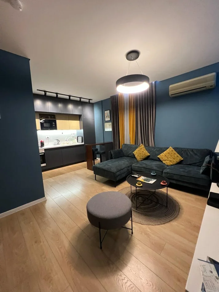 Tirane, jepet me qera apartament 2+1+Ballkon Kati 1, 80 m² 1.000 € (Rruga Ibrahim Rugova 8)