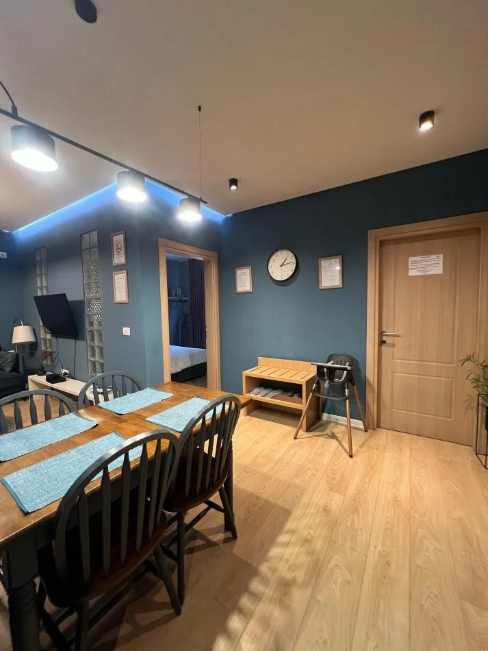 Tirane, jepet me qera apartament 2+1+Ballkon Kati 1, 80 m² 1.000 € (Rruga Ibrahim Rugova 8)