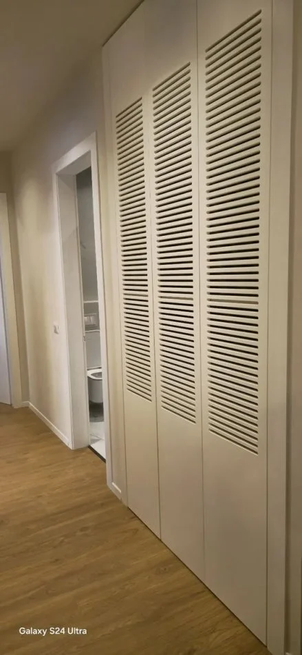 Tirane, jepet me qera apartament 2+1+Ballkon Kati 5, 125 m² 1.200 € (Kompleksi Deliorgji)