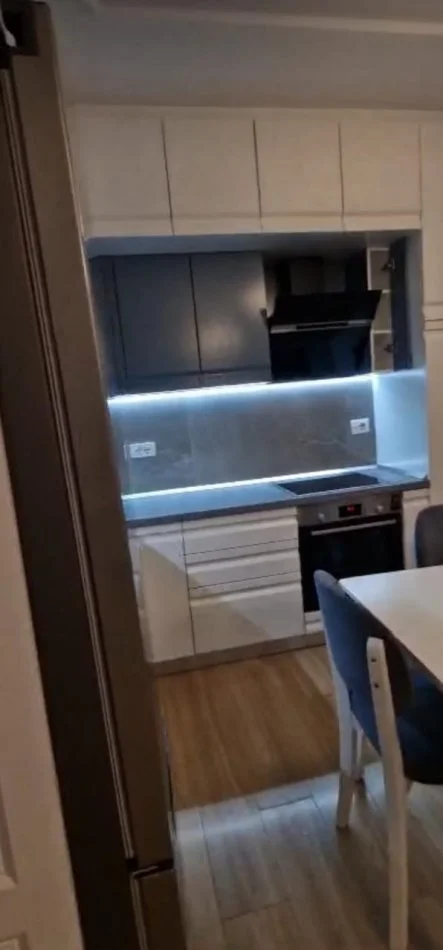 Tirane, jepet me qera apartament 2+1+Aneks+Ballkon Kati 2, 99 m² 900 € (Fiori Di Bosko)