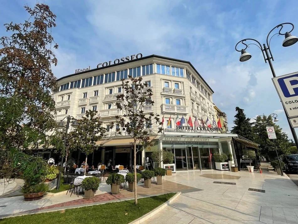 Tirane, jepet me qera 3+1 , 550 € (rruge e durrsit)