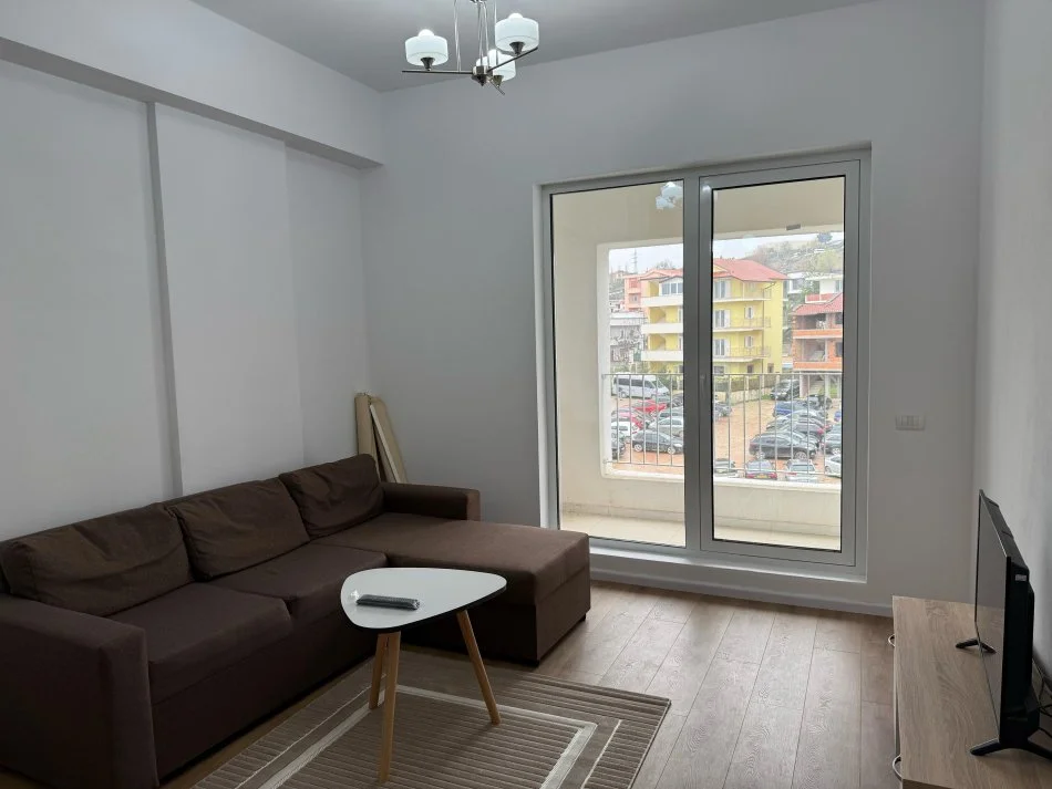 Tirane, jepet me qera apartament 1+1+Ballkon Kati 5, 61 m² 450 € (Ali Demi)