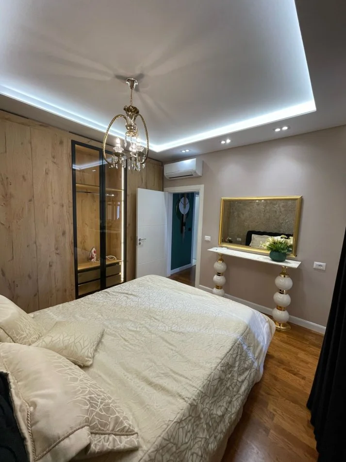 Tirane, jepet me qera apartament 1+1 Kati 6, 50 m² 700 € 