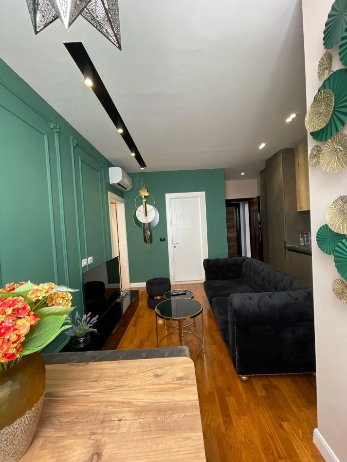 Tirane, jepet me qera apartament 1+1 Kati 6, 50 m² 700 € 