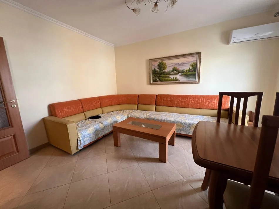 Vlore, jepet me qera apartament 2+1+Ballkon Kati 4, 84 m² 300 € (Blv.Ismail Qemali)