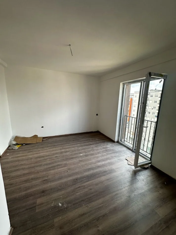 Tirane, shitet apartament 1+1+Ballkon Kati 8, 57 m² 93.000 € (astir)