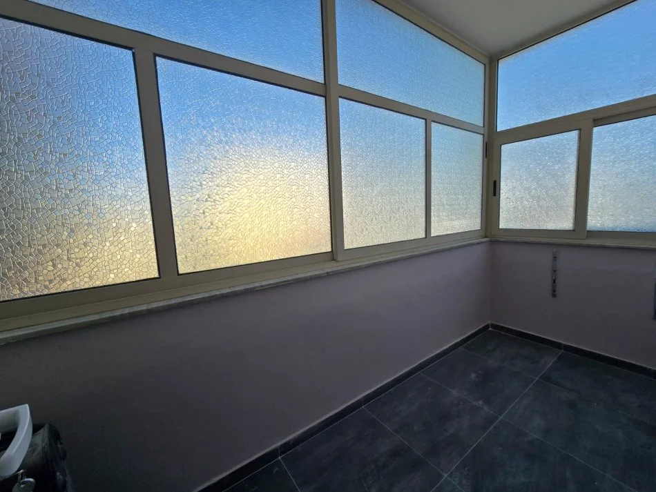 Tirane, jepet me qera apartament 2+1 Kati 5, 105 m² 900 € (Bllok "Rr.Pjeter bogadani")