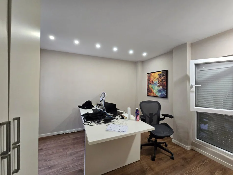 Tirane, jepet me qera Vile 2+1 Kati 1, 160 m² 1.000 € (Komuna e Parisit)