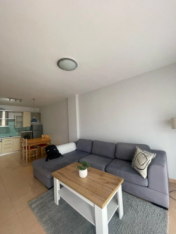 Tirane, jepet me qera apartament 1+1 Kati 5, 80 m² (Bllok)