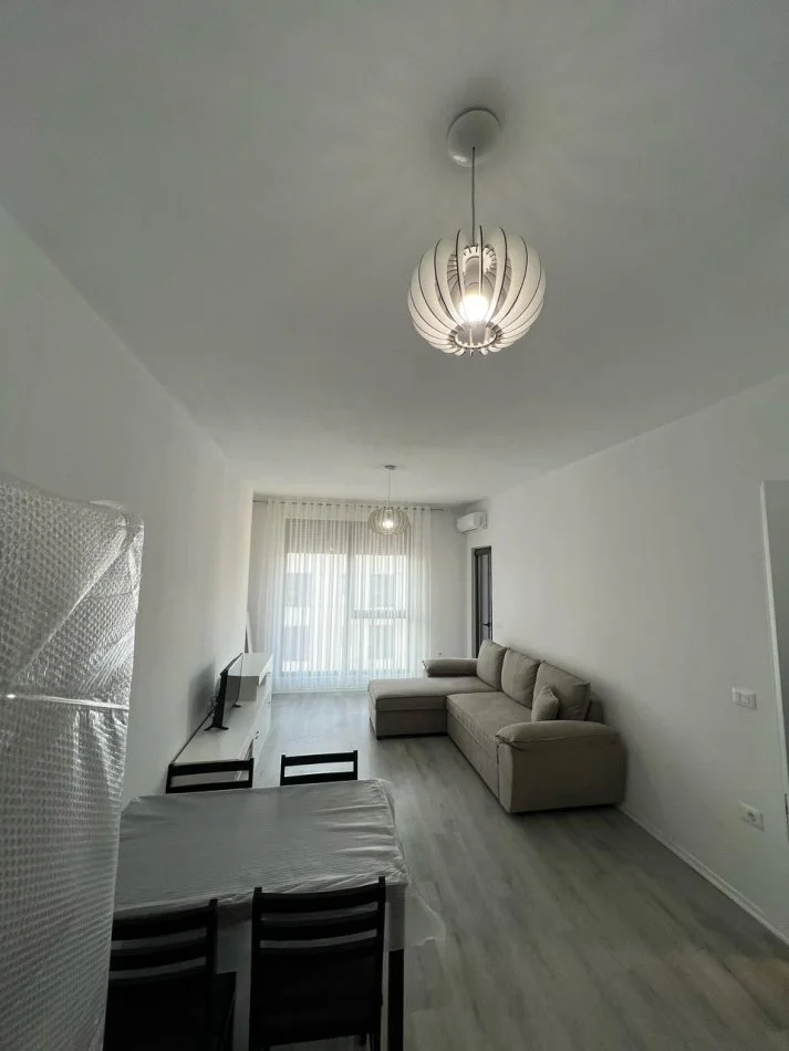 Tirane, jepet me qera apartament 1+1+Ballkon Kati 8, 62 m² 520 € (Xhanfize Keko)