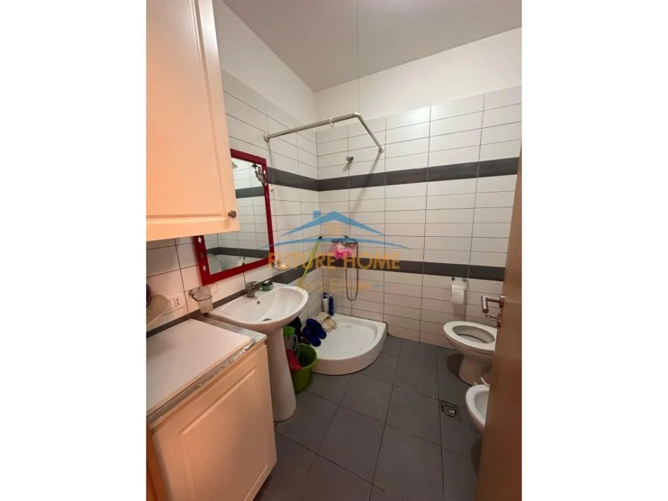 Tirane, jap me qera apartament 1+1 Kati 6, 61 m² 550 € (Rruga Artan Lenja)