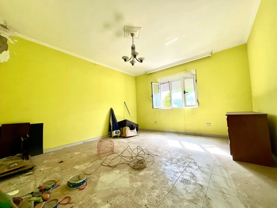 Vlore, shitet shtepi 2+1 , 500 m² 130.000 € (Stacioni trenit)