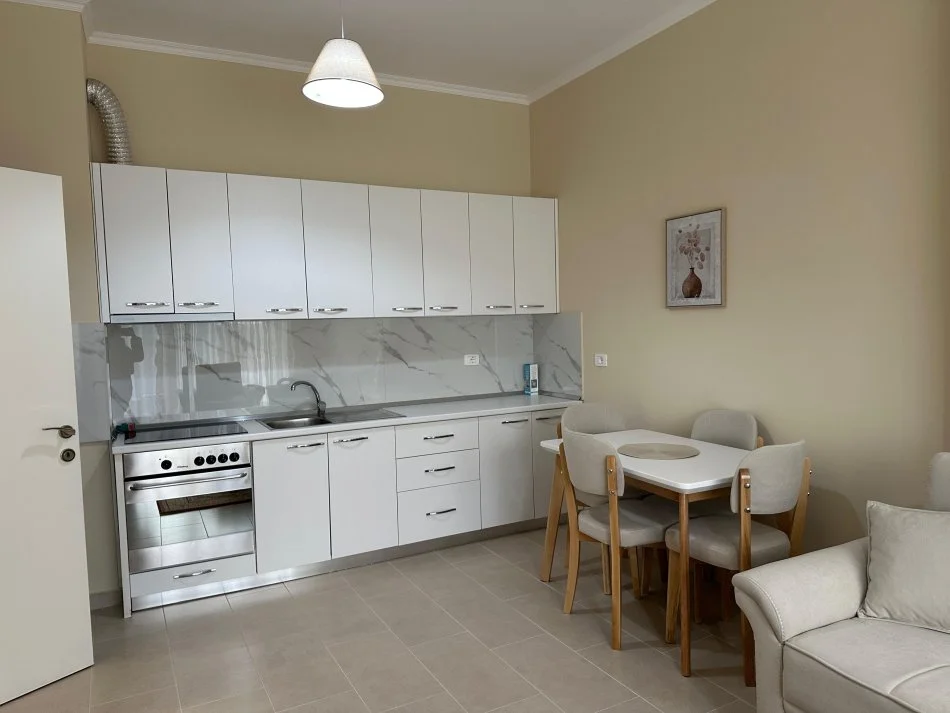 Tirane, jepet me qera apartament 1+1+Ballkon , 50 € 