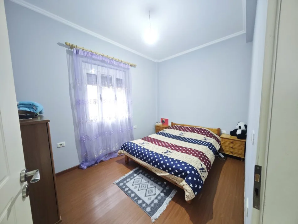 Tirane, Shtepi per shitje      220.000 € (Tufine)