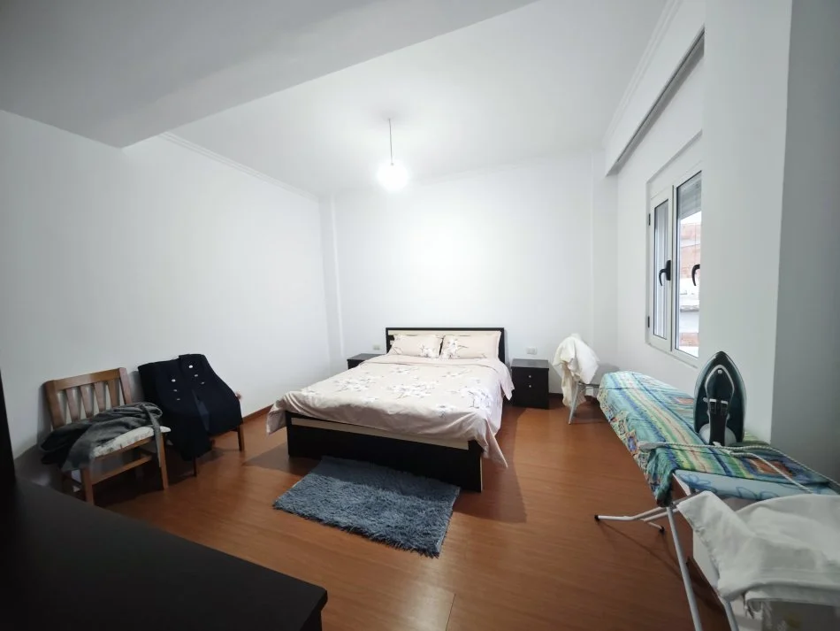 Tirane, Shtepi per shitje      220.000 € (Tufine)