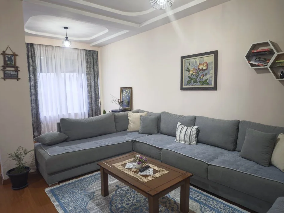 Tirane, Shtepi per shitje      220.000 € (Tufine)