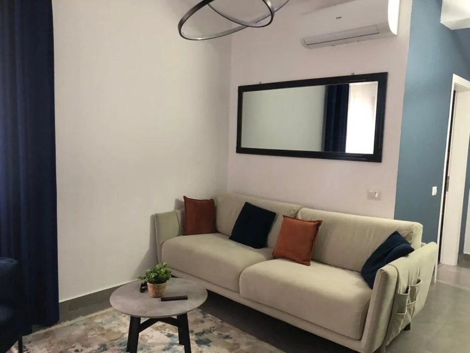 Tirane, jepet me qera apartament 1+1+Ballkon Kati 2, 64 m² 700 € 