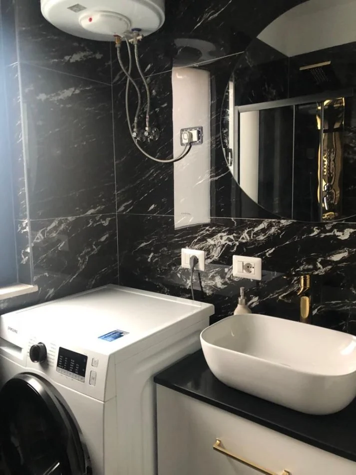 Tirane, jepet me qera apartament 1+1+Ballkon Kati 2, 64 m² 700 € 