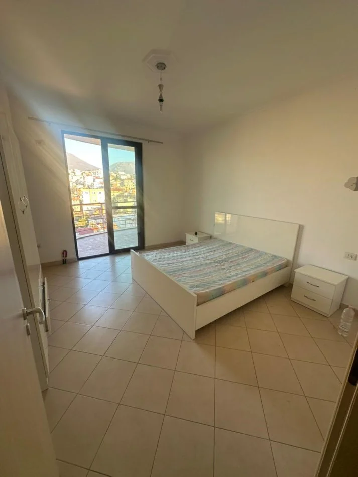 Tirane, shitet apartament 2+1+Ballkon Kati 8, 112 m² 150.000 € (Qytet Studenti)