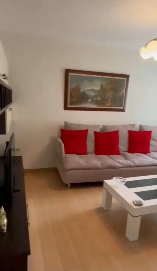 Tirane, jepet me qera apartament 2+1+Ballkon Kati 3, 84 m² 650 € (Stadiumi dinamo)