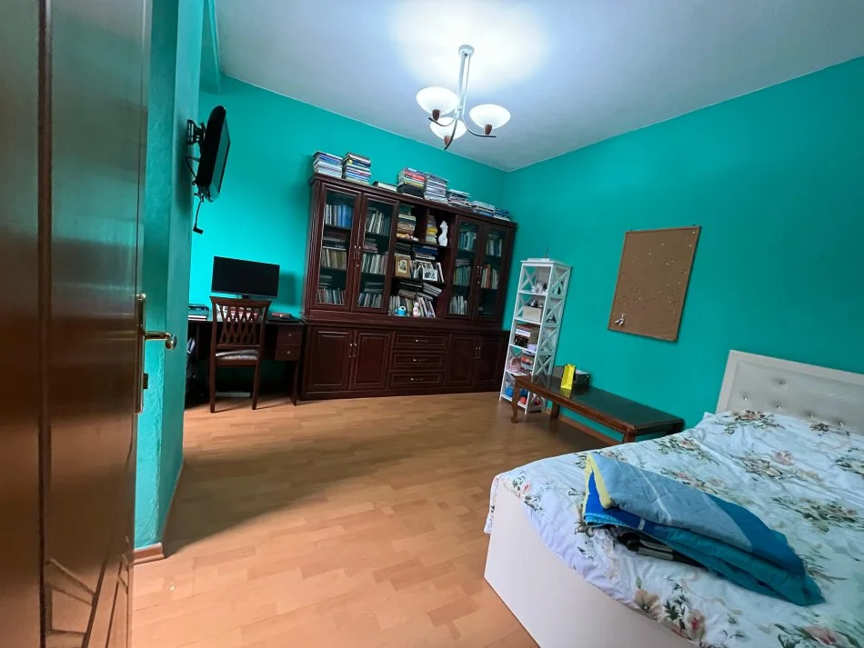 Tirane, shitet apartament 3+1+Ballkon Kati 3, 130 m² 310.500 € (Stadiumi Dinamo)