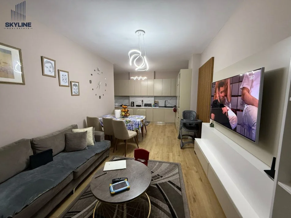 Tirane, shitet apartament 2+1 Kati 9, 95 m² 155.000 € (Yzberisht)