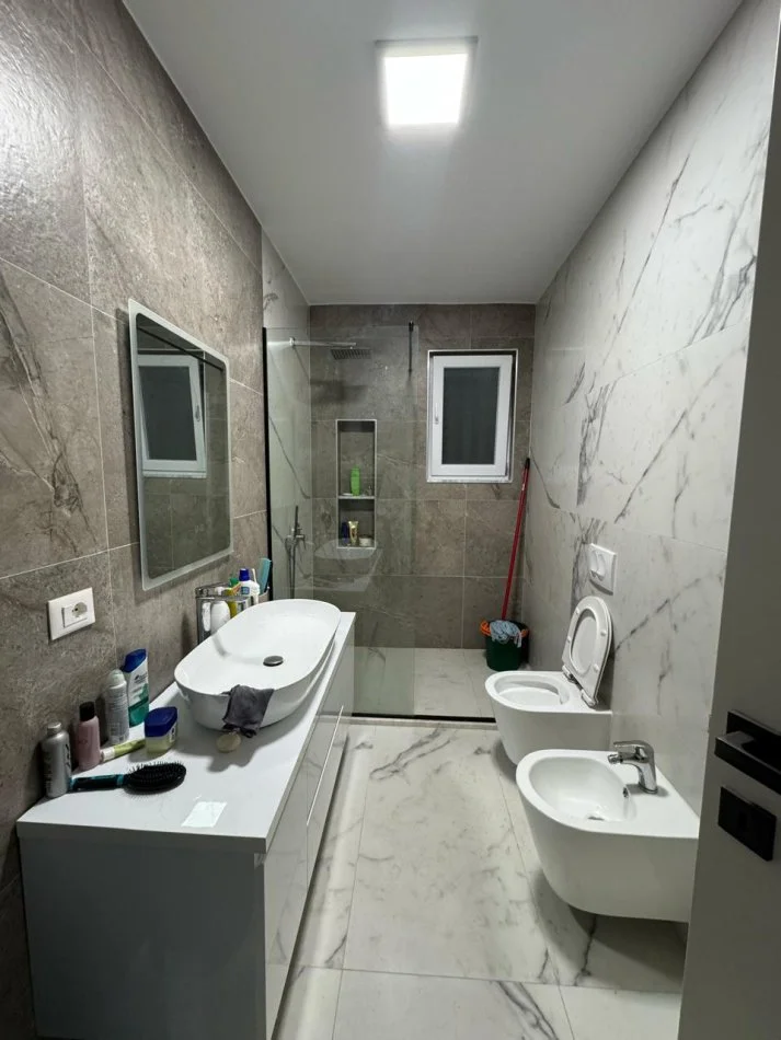 Shitet Apartament 2+1+2+Oborr, 📍Zona e Freskut/ Vilat Arabe, Linze