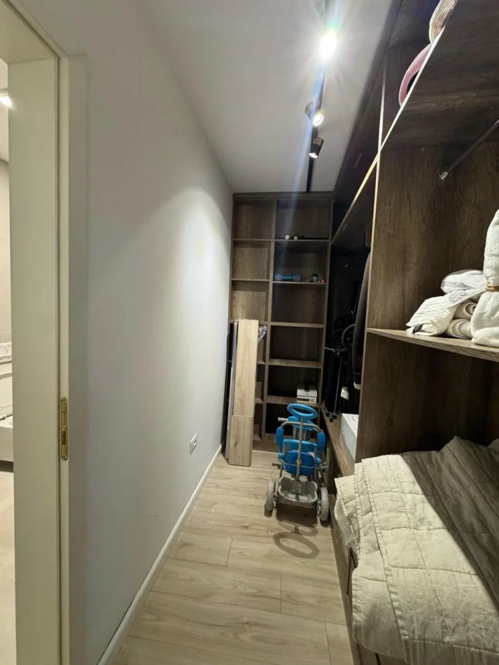 Shitet Apartament 2+1+2+Oborr, 📍Zona e Freskut/ Vilat Arabe, Linze