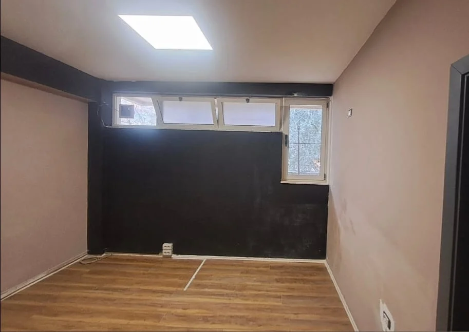 Tek 21 dhjetori jepet me qera ambjent 300 m2