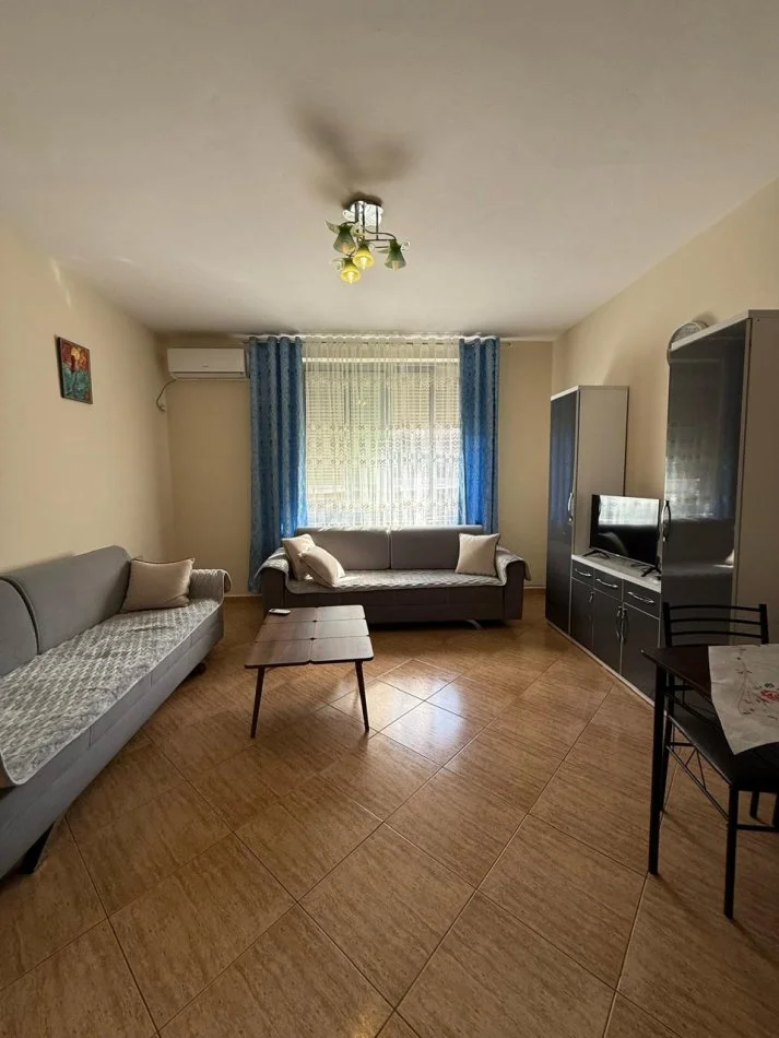Tirane, jepet me qera apartament 2+1+Ballkon Kati 5, 100 m² 599 € (Rr. e Kosovareve)