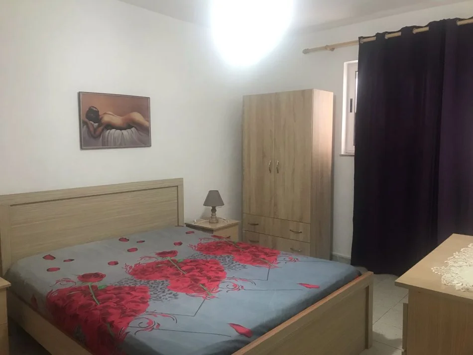 Tirane, jepet me qera apartament 1+1 Kati 1, 50 m² 380 € (Laprak)