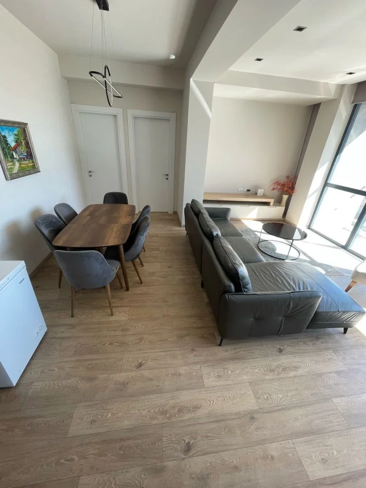 Tirane, jepet me qera apartament 2+1+Ballkon Kati 6, 110 m² 1.200 € (Deliorgji)