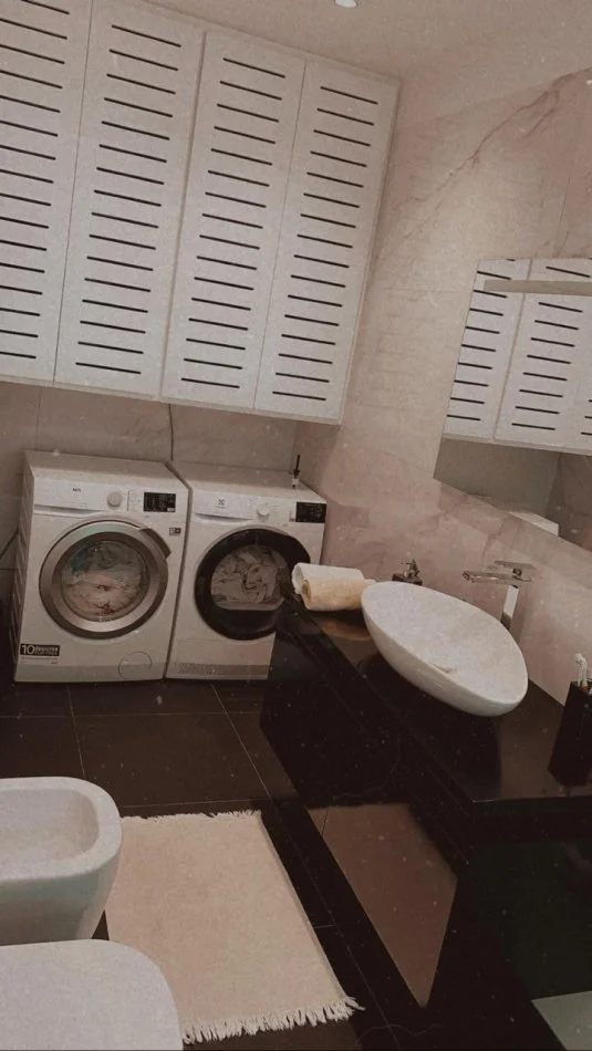 Vlore, shitet shtepi 2+1+Ballkon , 500 m² (Vlore)