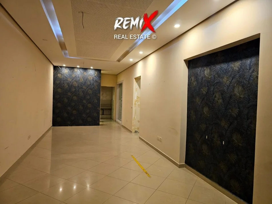 Durres, jepet me qera dyqan Kati 1, 92 m² 850 €