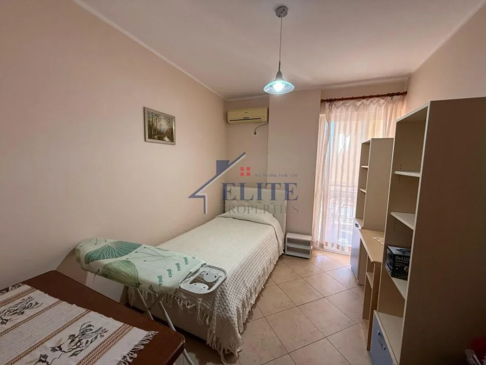 Tirane, jepet me qera apartament 3+1+Ballkon Kati 7, 125 m² 900 € (Mujo Ulqinaku)