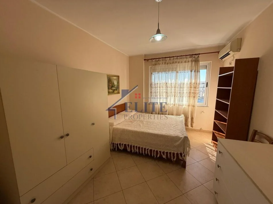 Tirane, jepet me qera apartament 3+1+Ballkon Kati 7, 125 m² 900 € (Mujo Ulqinaku)