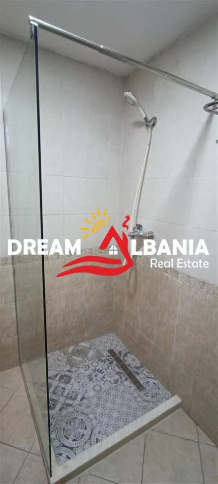 Tirane, jepet me qera apartament 1+1 Kati 5, 63 m² 500 € (tek Mozaiku I Tiranes)