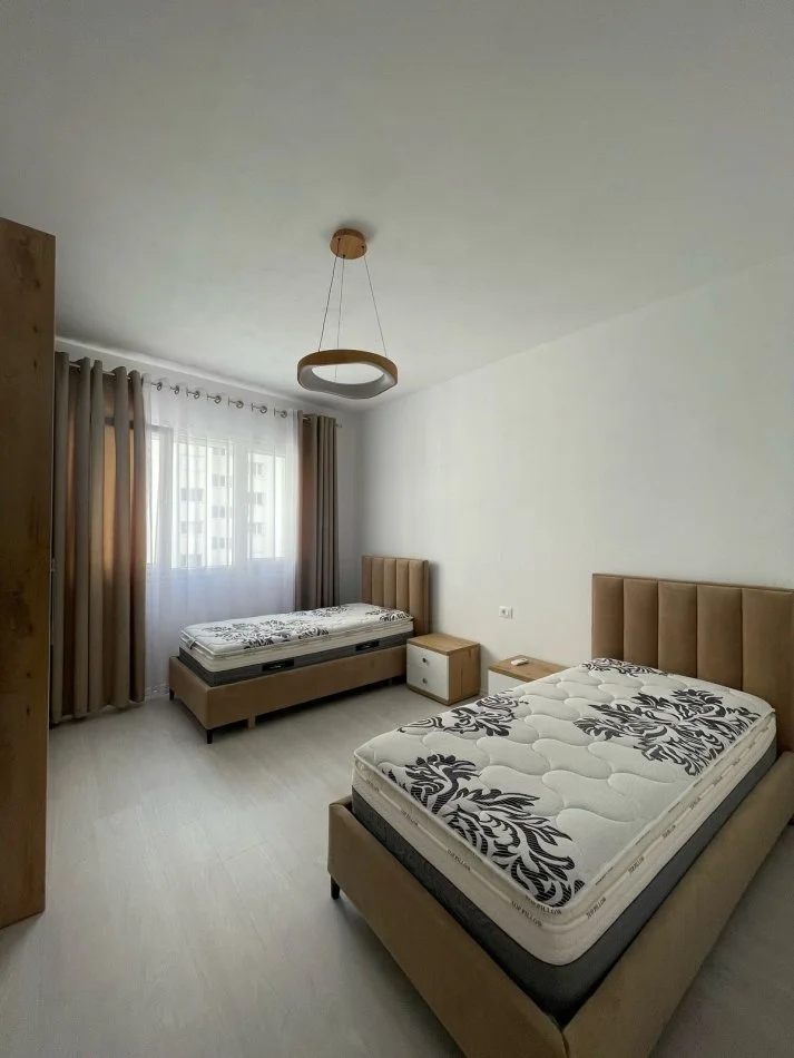 Tirane, jepet me qera apartament 2+1+Ballkon Kati 3, 100 m² 700 € (Astir, River Residence)