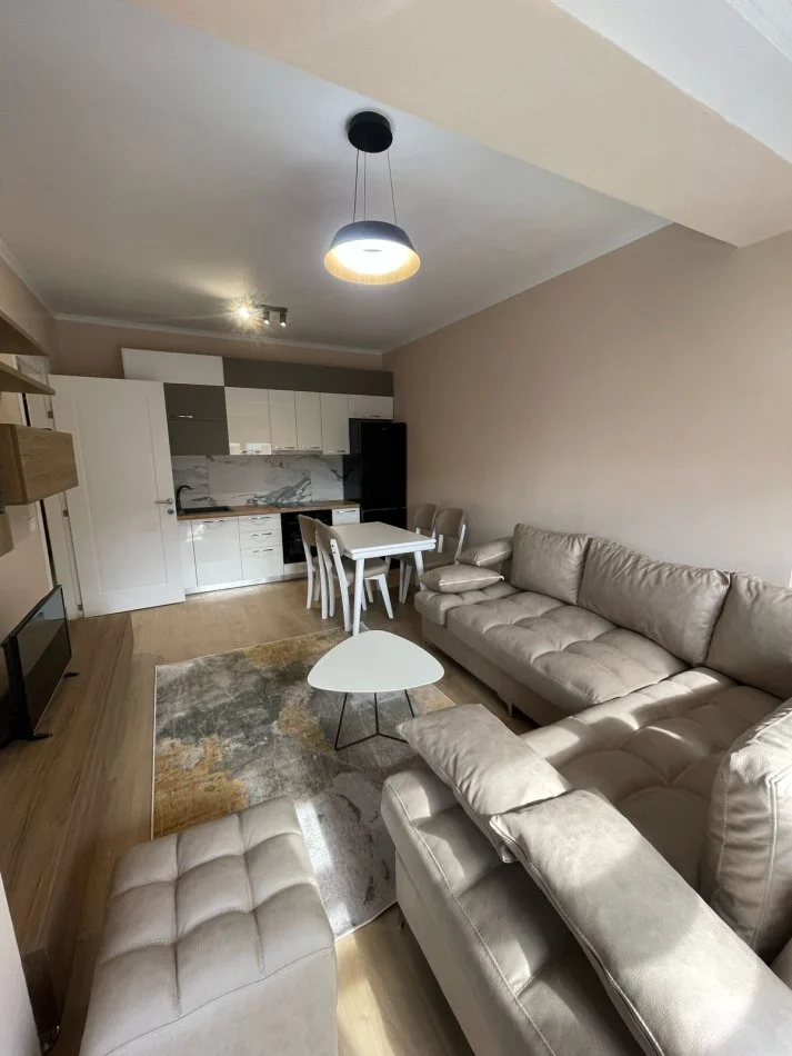 Tirane, jepet me qera apartament 1+1 Kati 5, 66 m² 500 € (Bulevardi Ri)