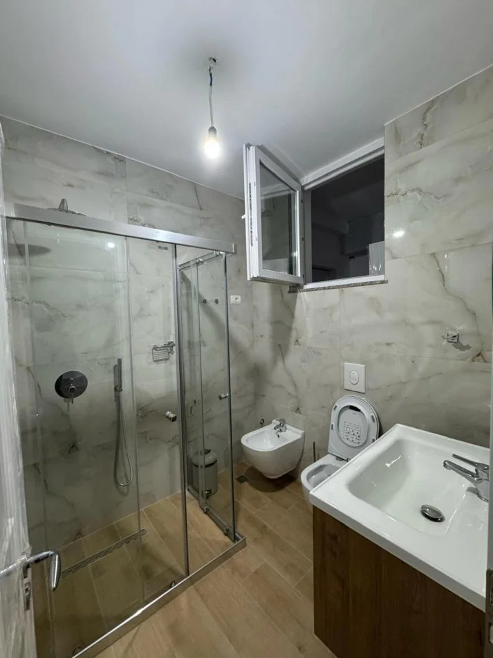 Tirane, Shitet Apartament 3+1+2+Oborr, 📍Zona e Freskut/ Vilat Arabe, Linze