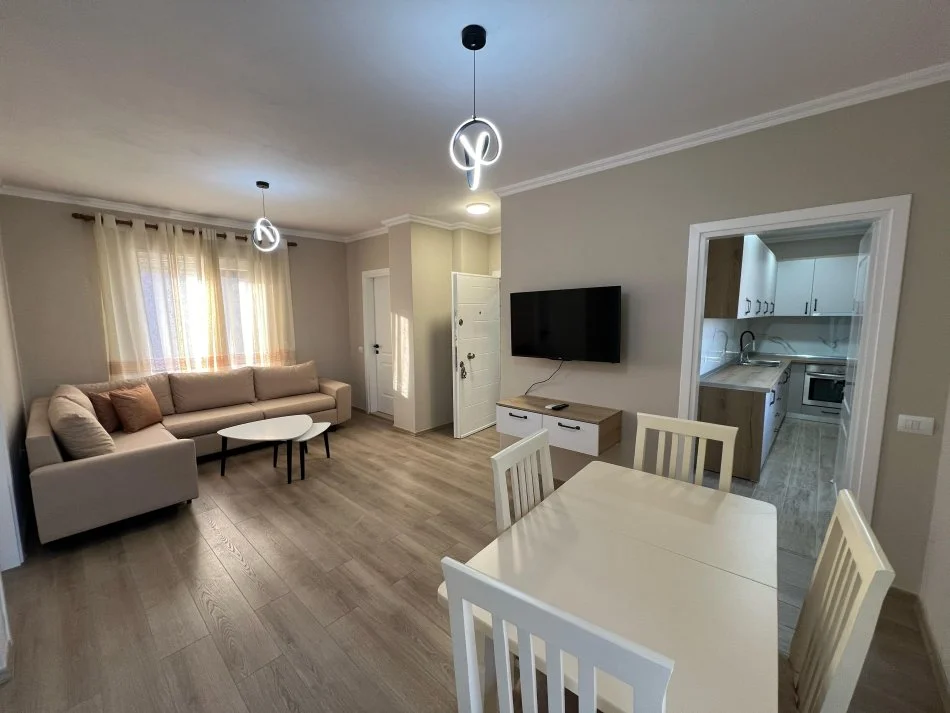 Tirane, jap me qera apartament 2+1+Ballkon Kati 5, 85 m² 500 € (SELITE PRANE XHAMISE)