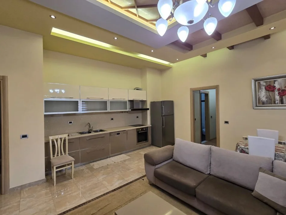 Tirane, jepet me qera apartament 2+1+Ballkon+Parking Kati 2, 105 m² 950 € (Avni Rustemi)