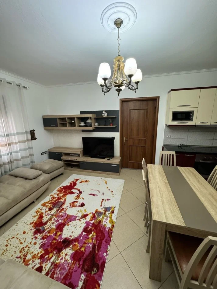 Tirane, jepet me qera apartament 2+1+Ballkon Kati 2, 90 m² 499 € (Don Bosko)