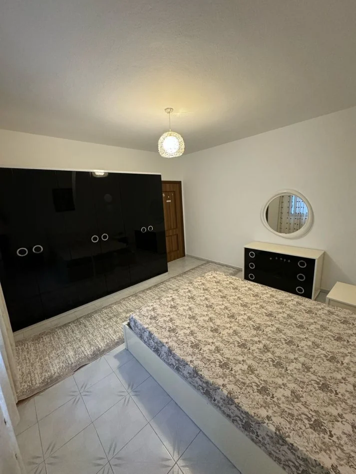 Tirane, jepet me qera apartament 2+1+Ballkon Kati 2, 90 m² 499 € (Don Bosko)