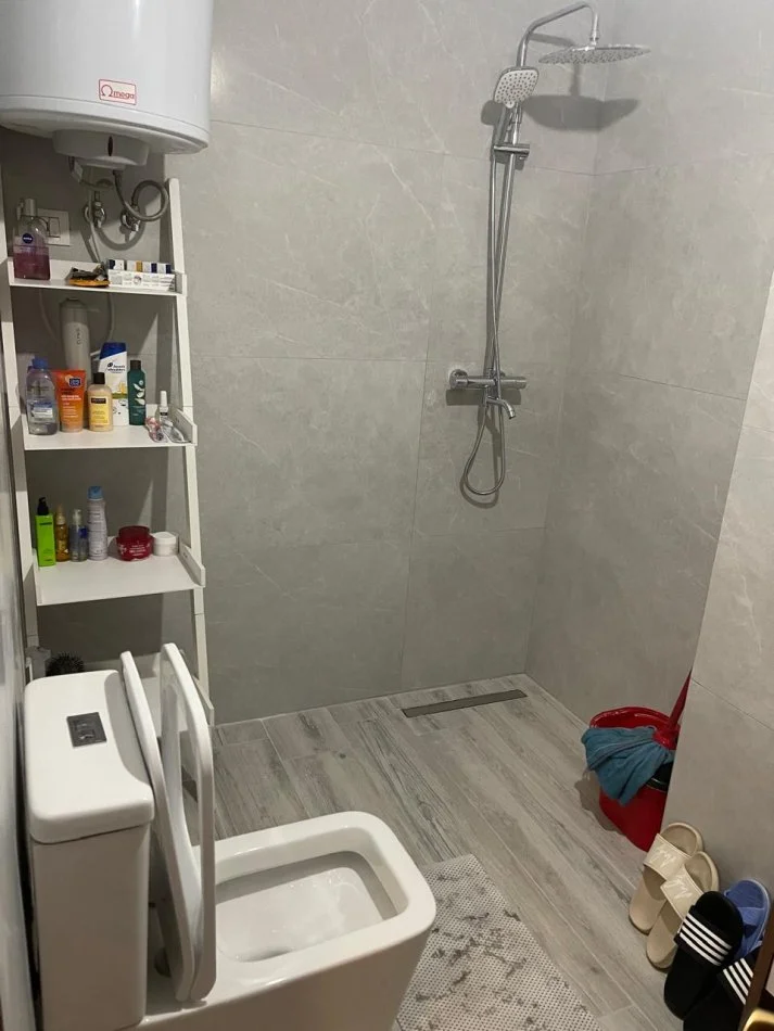 Tirane, jap me qera apartament 1+1+Ballkon Kati 4, 70 m² 600 € (VIVA MARKET)