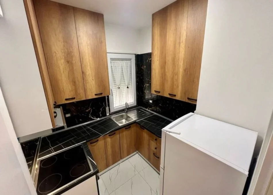 Tirane, jepet me qera apartament 1+1+Ballkon Kati 4, 66 m² 450 € (5 Maji)