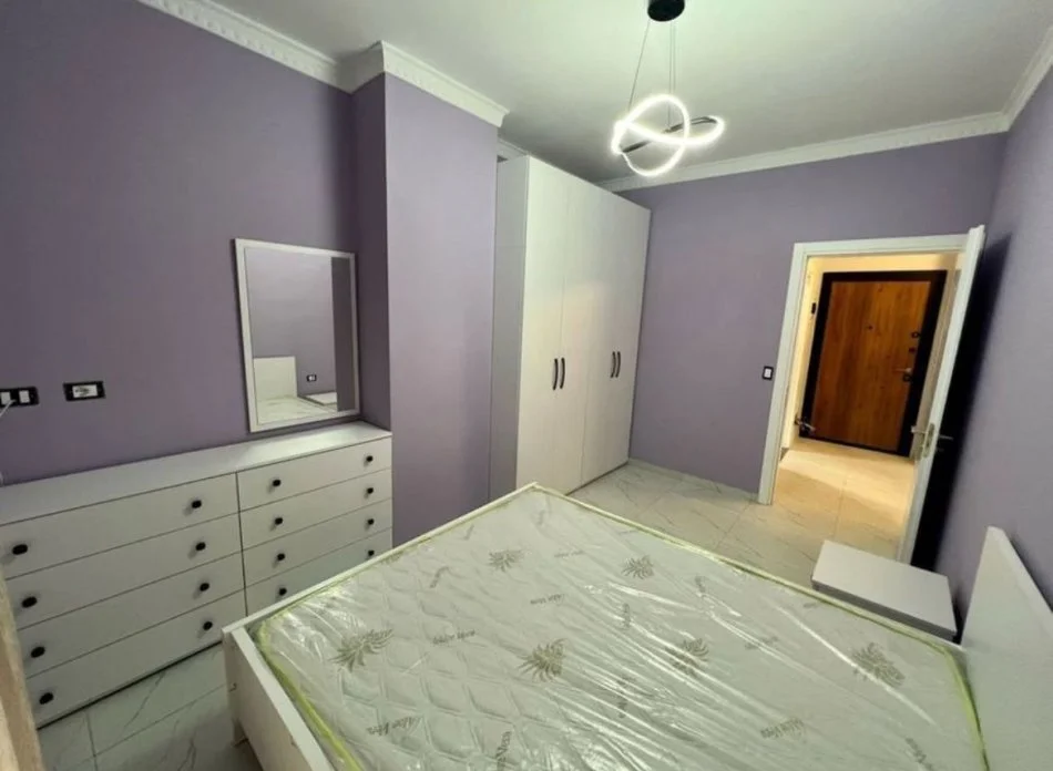 Tirane, jepet me qera apartament 1+1+Ballkon Kati 4, 66 m² 450 € (5 Maji)