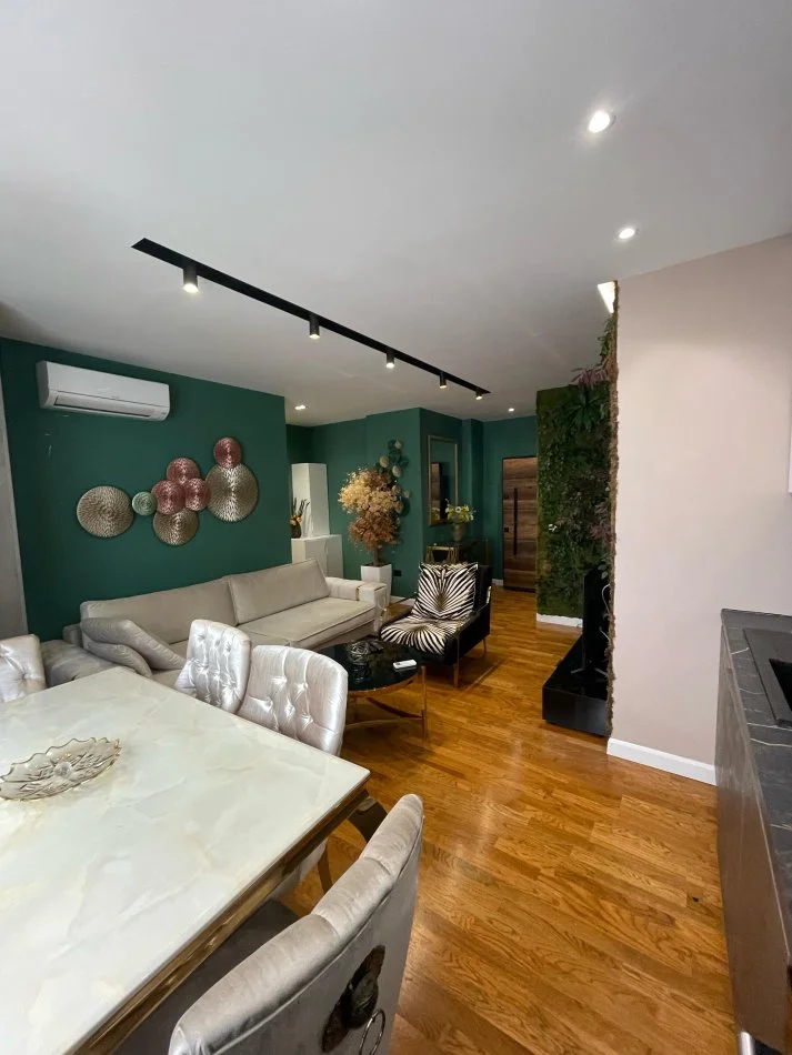 Tirane, jepet me qera apartament 1+1 Kati 6, 60 m² 800 € (rruga sami frasheri)