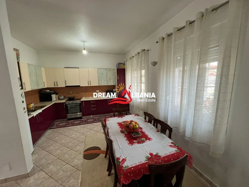 Tirane, shitet Vile 4+1+Aneks+Ballkon Kati 1, 626 m² 630,000 € (Tek Rrethi i Saukut - ID 4151182)